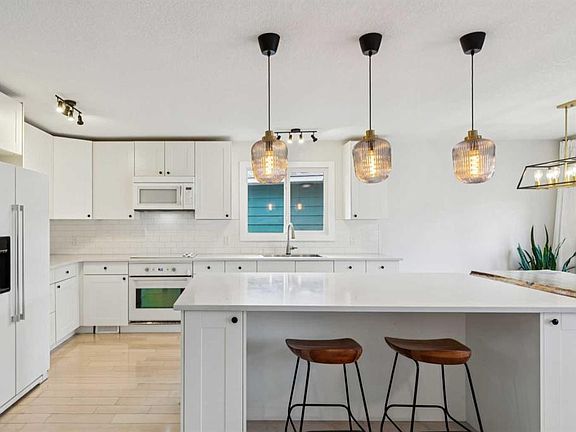 5th image of 44 Shawcliffe Bay SW