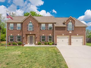 818 Concord Crossing Ln, Knoxville, TN 37934