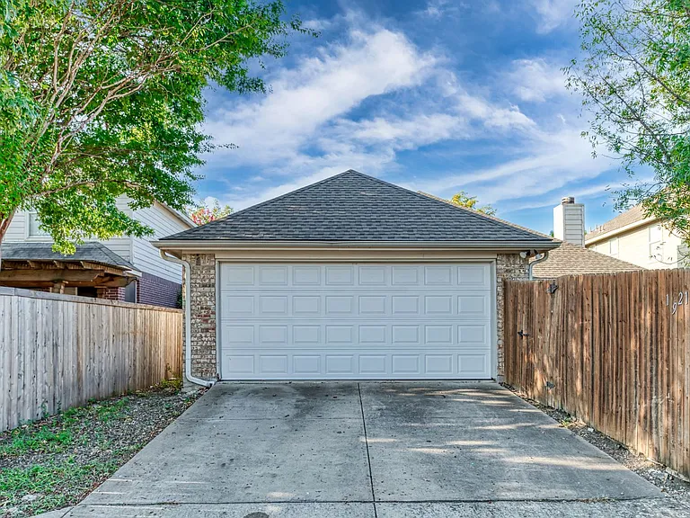 1621 Oak Brook Ln — Photo 36
