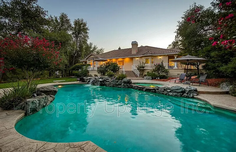 4 bed, 3.5 bath, 3497 sqft, $4,995 — Photo 2