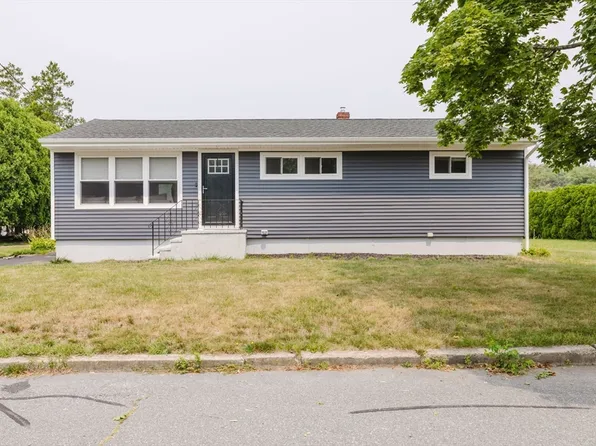 1057 Beverly St, New Bedford, MA 02745