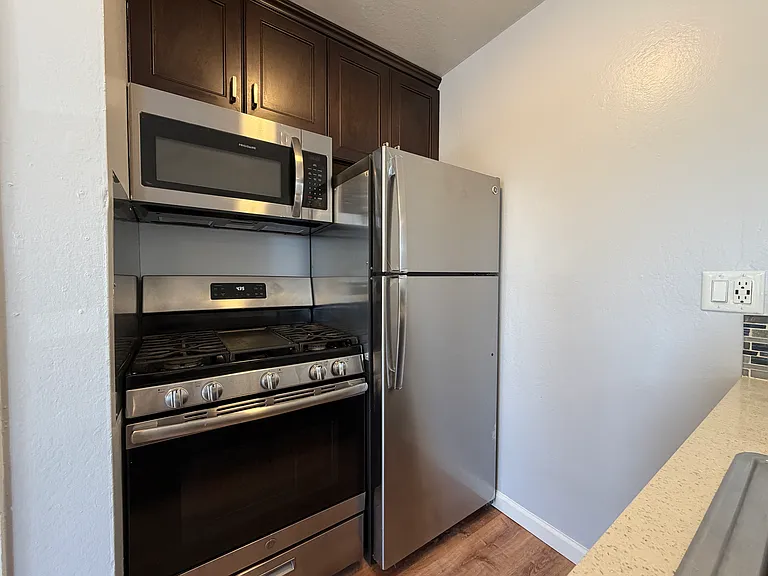 Tahoe Terrace Apartments — Photo 3