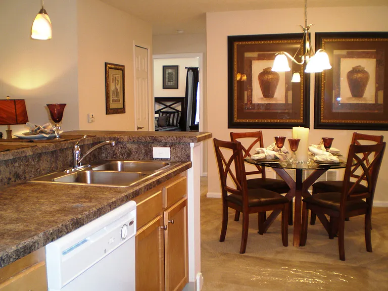 Aquamarine Apartments — Photo 141