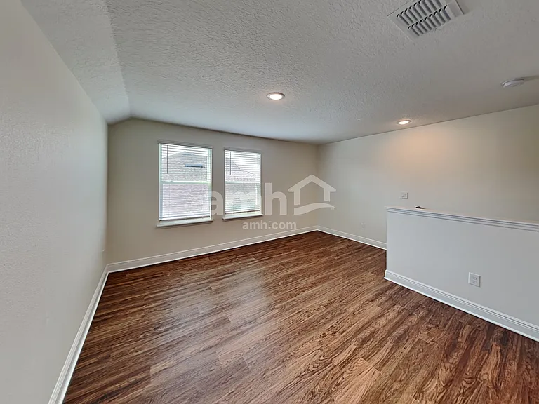 1149 Sky Lakes Dr — Photo 11