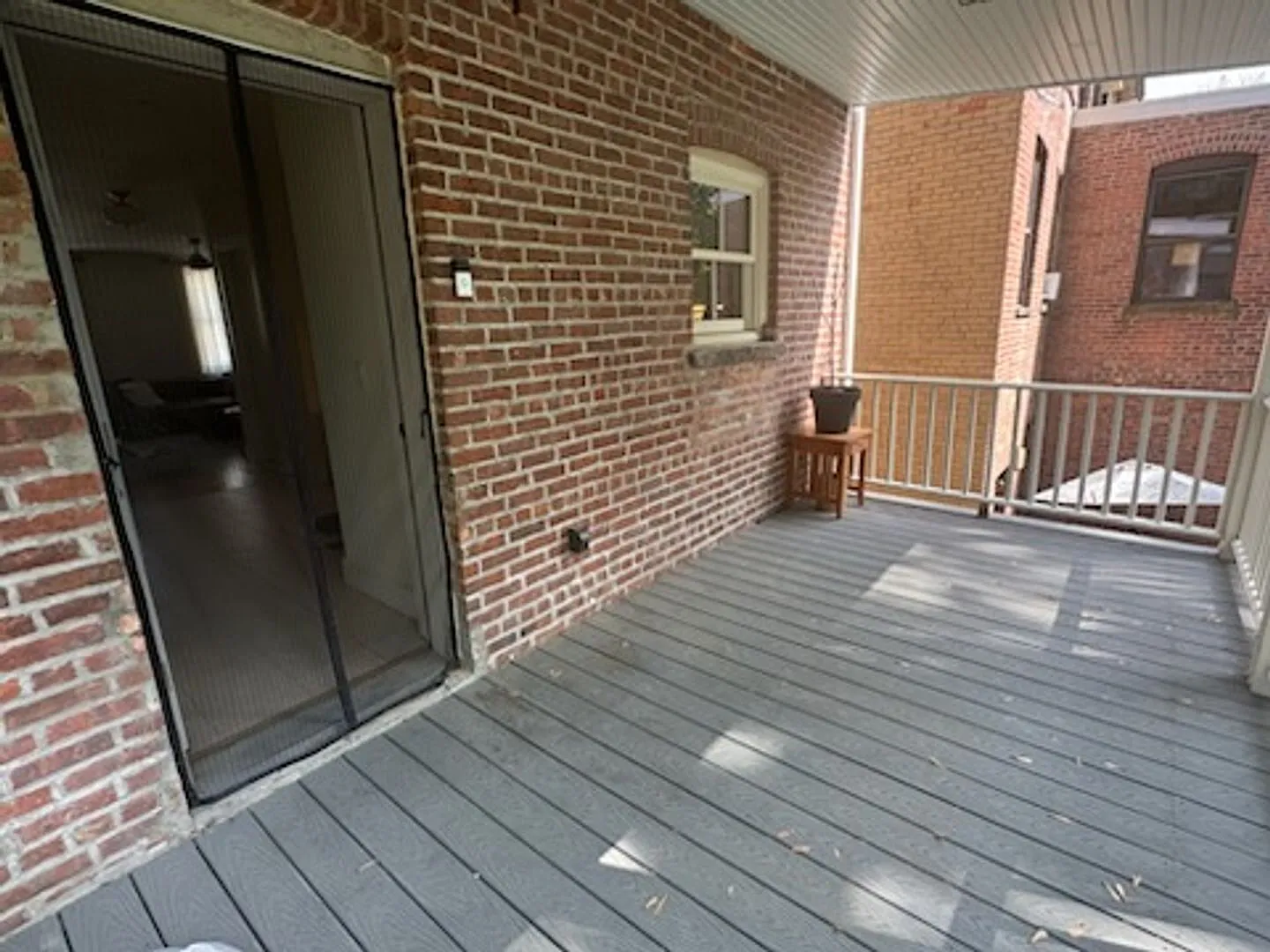 Price Reduced!! Spacious 2br/2ba Apartment In The Heart Of Newburgh 150 Lander Street — Photo 3