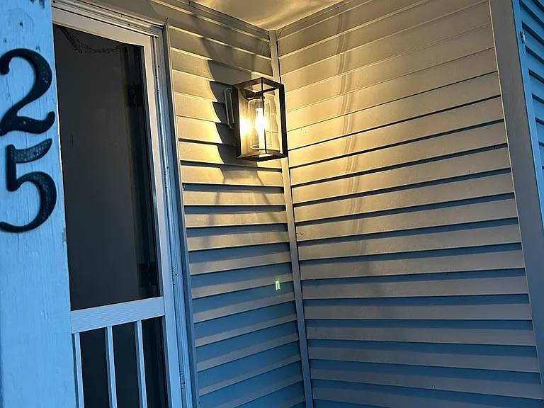 25 Hackberry St — Photo 8
