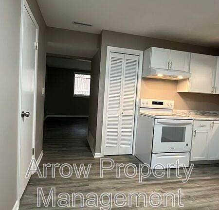 5th image of 1027 A St Unit 11