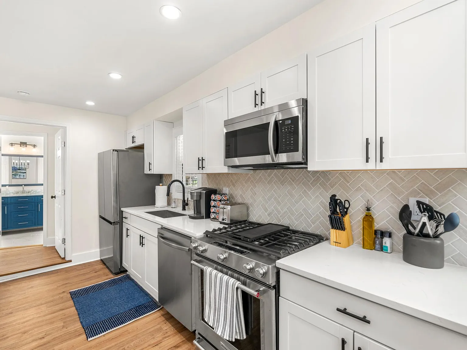 3 bed, 1200 sqft, $6,250 — Photo 2