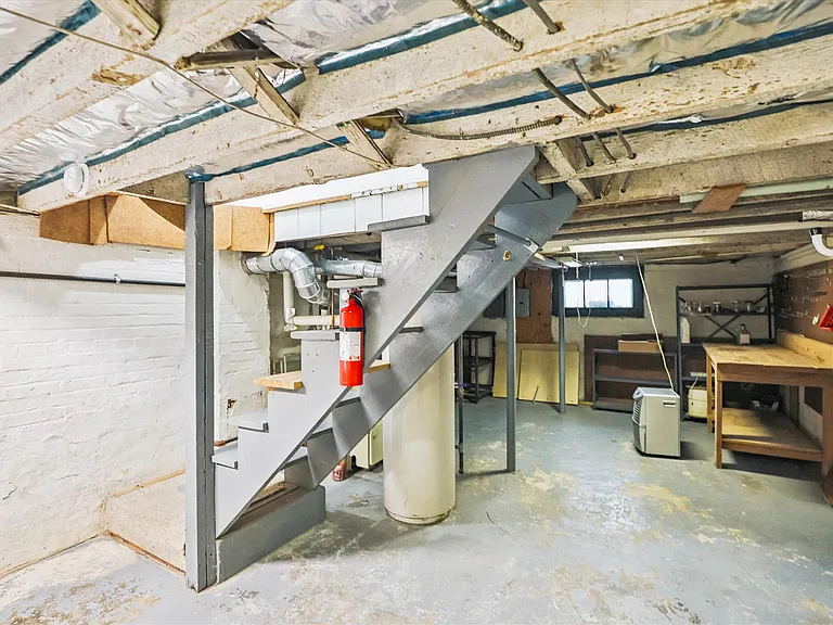 1200 N Cleveland St — Photo 33