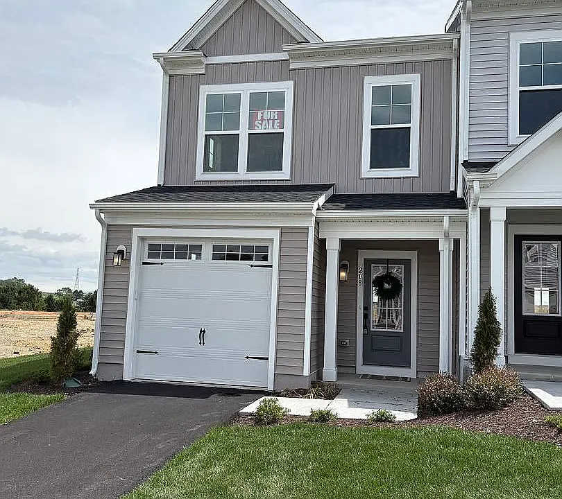 Scarlet Maple Ln