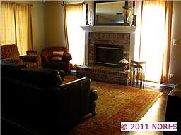 2nd image of 407 W Quanah Pl