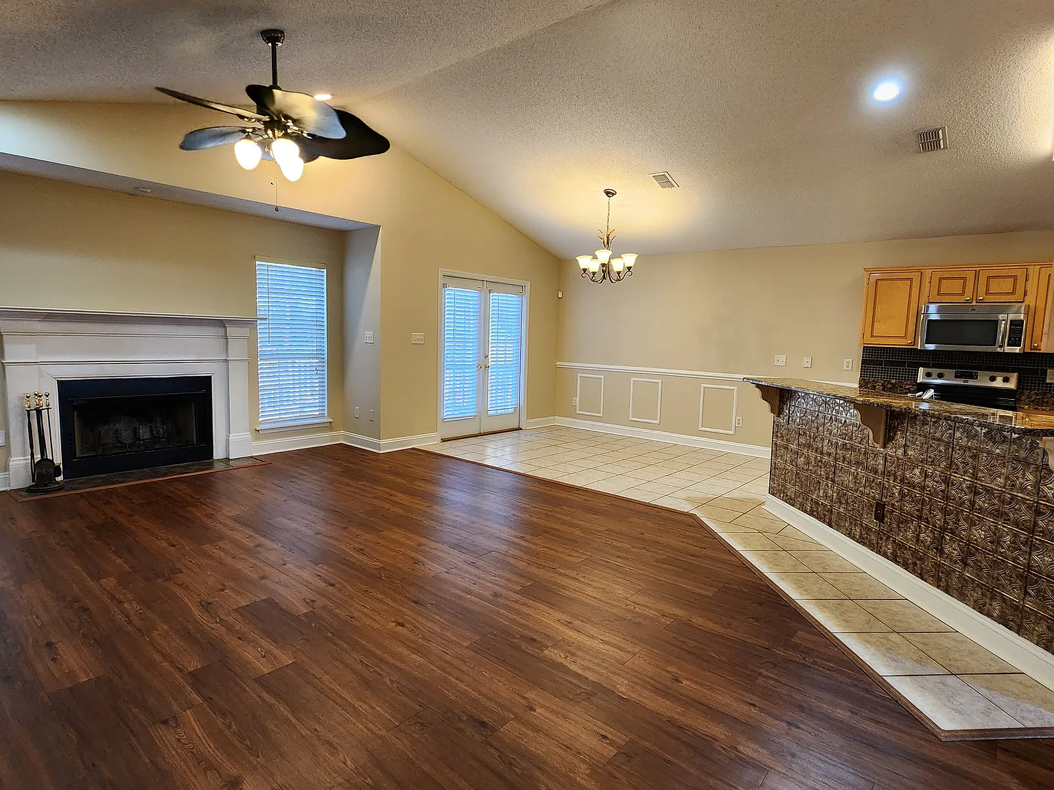 3631 Club Drive - 1 — Photo 2