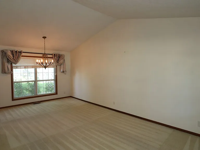 415 Winesap Dr — Photo 3