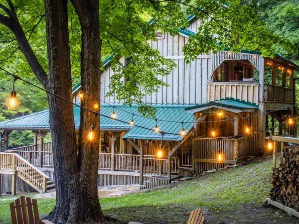 3231 Rich Creek Rd, Ansted, WV 25812