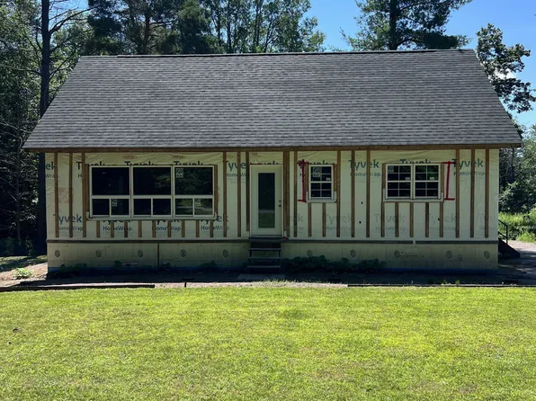 1096 Raymond Rd, Muskoka Lakes, ON P0B 1M0