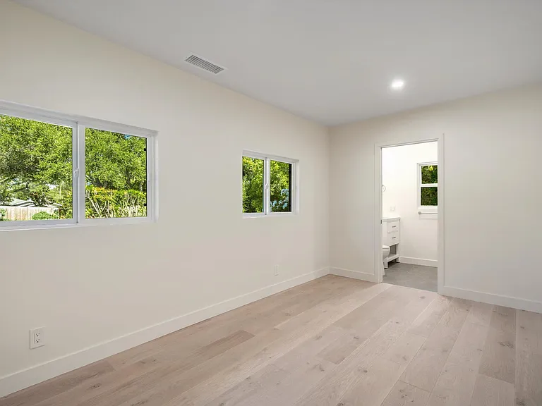 579 Hot Springs Rd — Photo 15