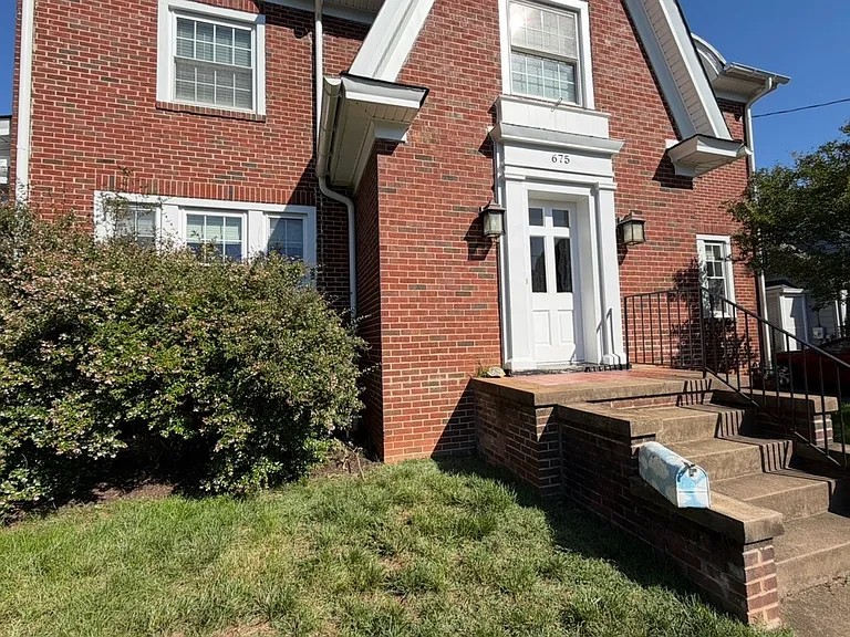 675 Evergreen Ave — Photo 5
