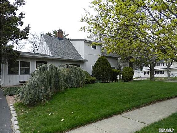 2nd image of 135 Land Ln
