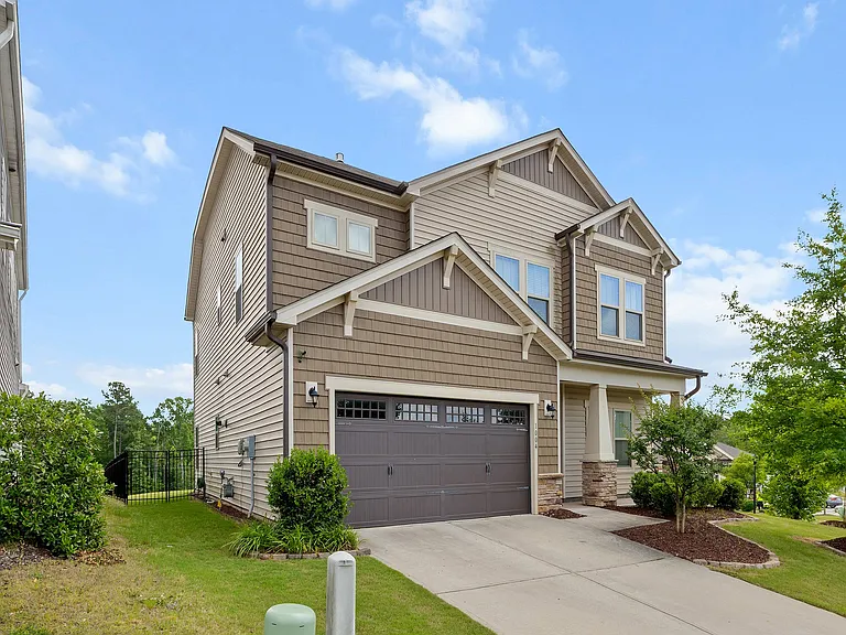 1004 Tarsnet Ln — Photo 3