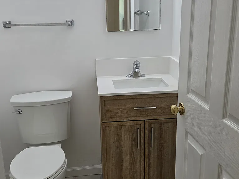 225 Holly Springs Dr — Photo 11