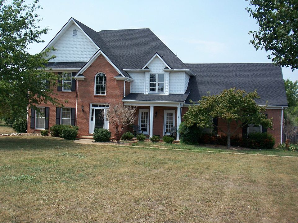 4 Br/2.5 bath Executive Home