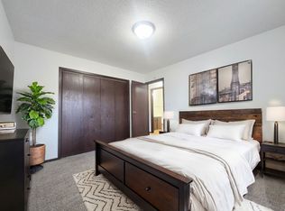 516 19th St SW #4, Jamestown, ND 58401