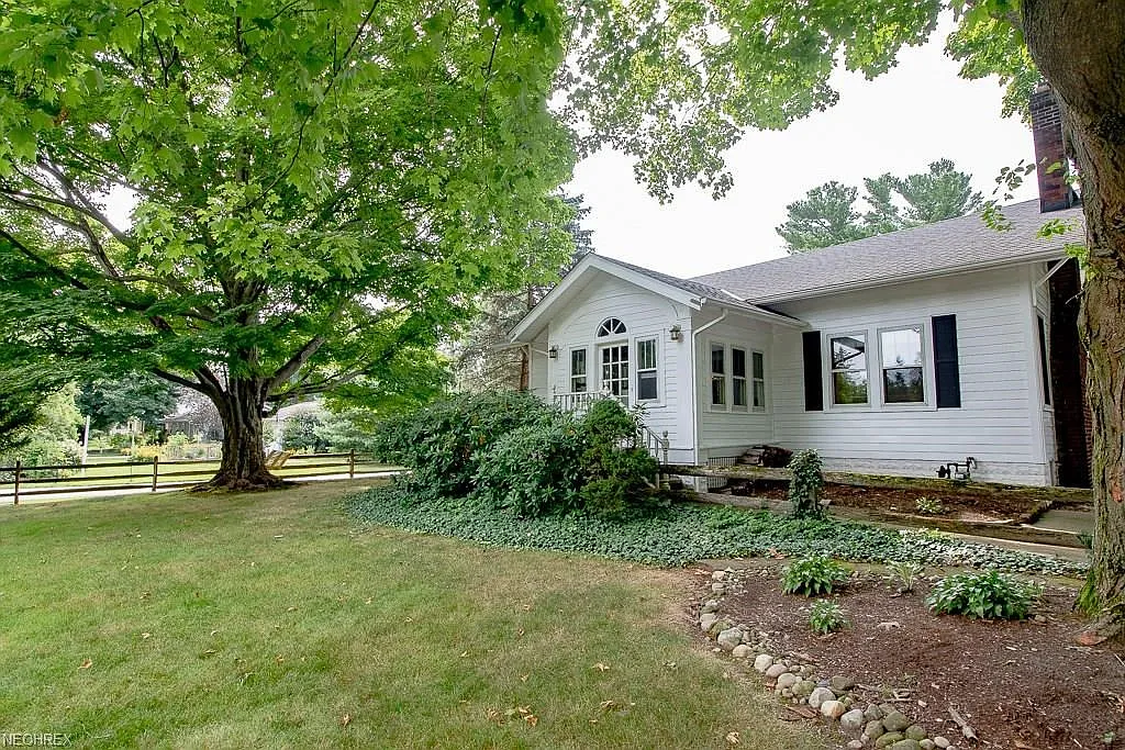 7654 Joseph St photo 1