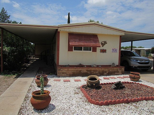 wonderful  huge corner  lot 