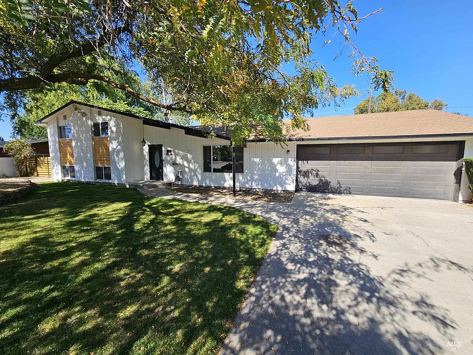 1st image of 307 Windsor Dr