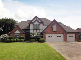 55 Orchid Ct, Lake Jackson, TX 77566