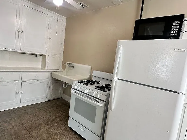 47 Parsons Ave — Photo 6