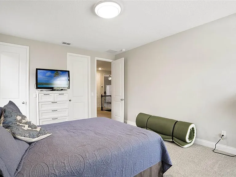 8414 Vivaro Isle Way — Photo 31