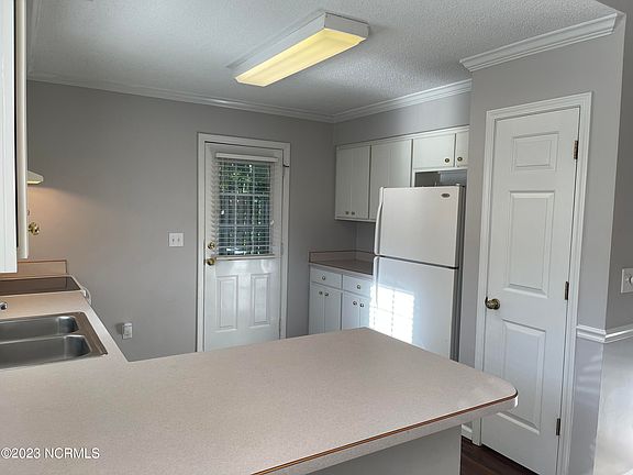 5th image of 3719 Elizabeth Ave