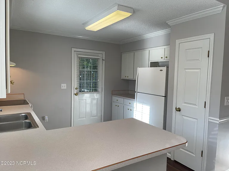 3719 Elizabeth Ave — Photo 5