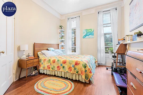 Rented by Plaza Real Estate Group | media 2