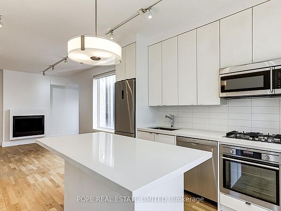 3rd image of 427 Crawford St #4
