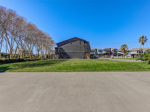 5th image of 2102 Todville Rd