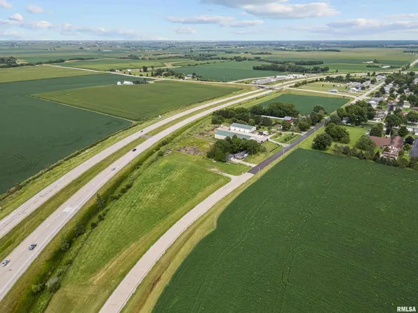 W Lauretta St, Blue Grass, IA 52726