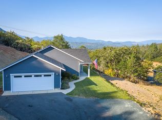 209 Clear Sky Dr, Grants Pas, OR 97526