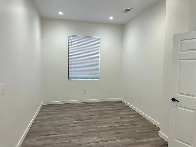 5&12 Residential Properties — Photo 23