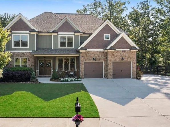 4 Bluff Ct, Cartersville, GA 30120