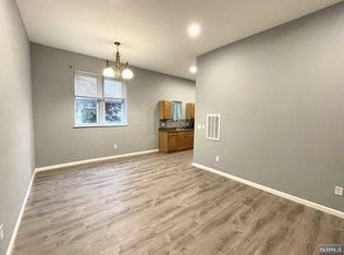 128 Locust Ave APT D, Wallington, NJ 07057
