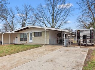 540 Bardot Dr, Florissant, MO