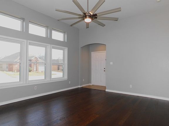 5th image of 2821 Arabian Ave