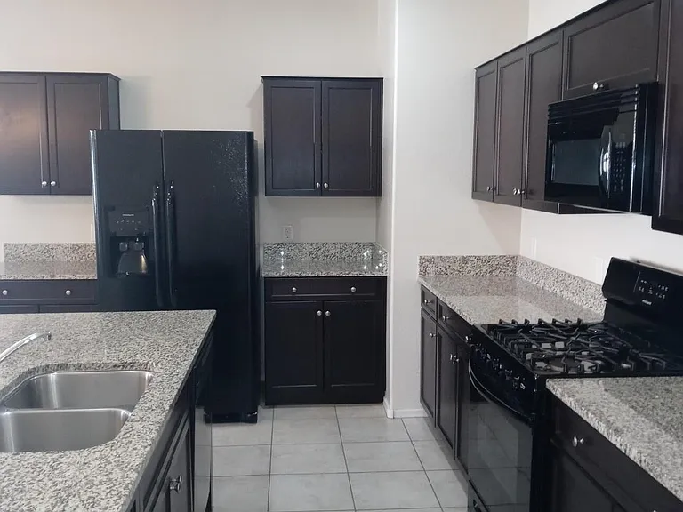 30238 W Verde Ln — Photo 11