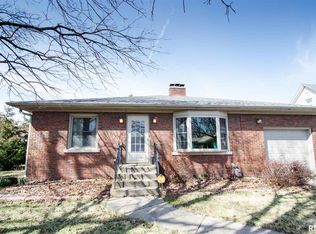 1924 16th St, Rock Island, IL 61201