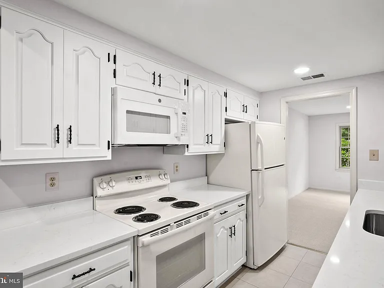 6056 Morgan Ct — Photo 19