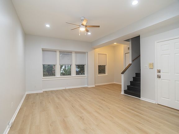 3rd image of 2443 N Marshfield Ave Front 2