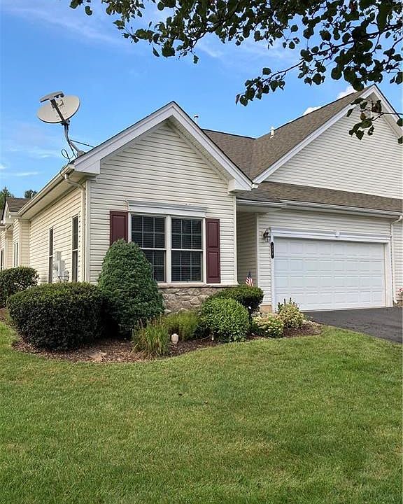 1st image of 139 Glenmoor Cir S