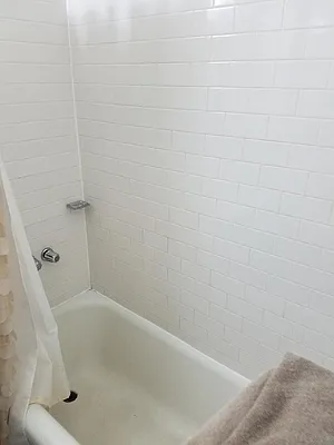 Rented by Allen Harris, LREB | media 7